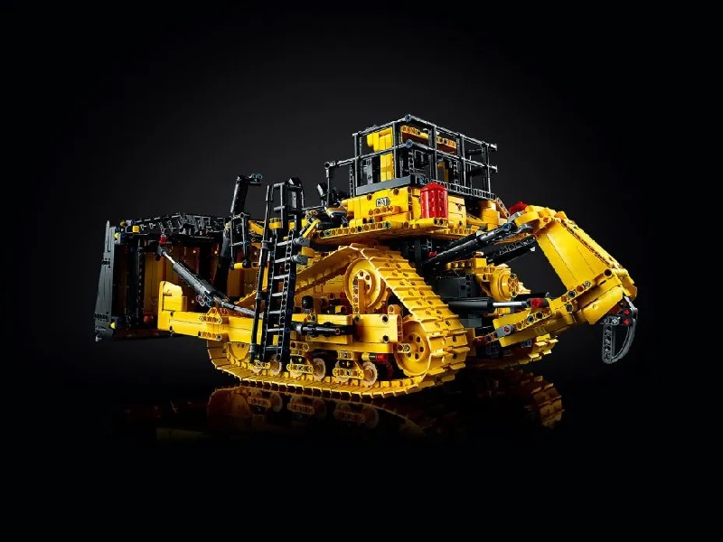 Конструктор LEGO Technic 42131 Бульдозер Cat D11 на пульте управления