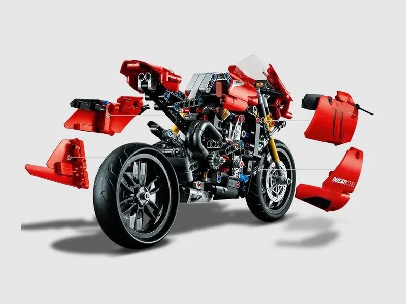 Конструктор LEGO Technic 42107 Ducati Panigale V4 R, 646 дет.