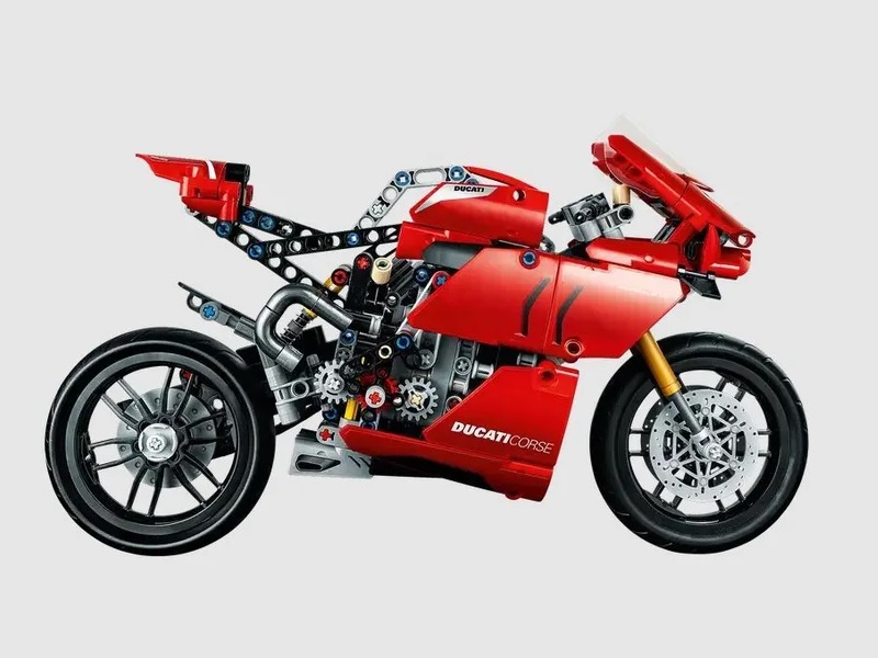 Конструктор LEGO Technic 42107 Ducati Panigale V4 R, 646 дет.