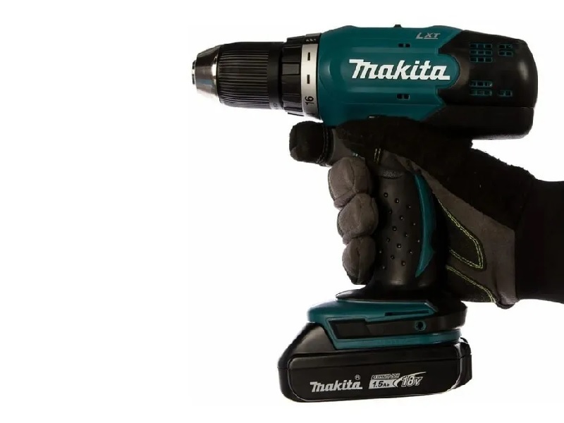 Аккумуляторная дрель-шуруповерт Makita DDF453SYX4 (42Нм, 18В, 2х1.5Ач, з/у)