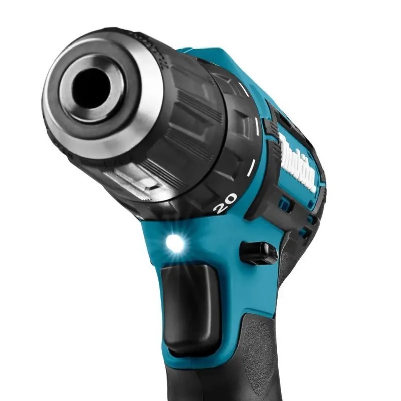 Набор инструментов Makita CLX226X1: Аккумуляторная дрель-шуруповерт DF333DZ + Пылесос CL106FDZ (2 АКБ и ЗУ)